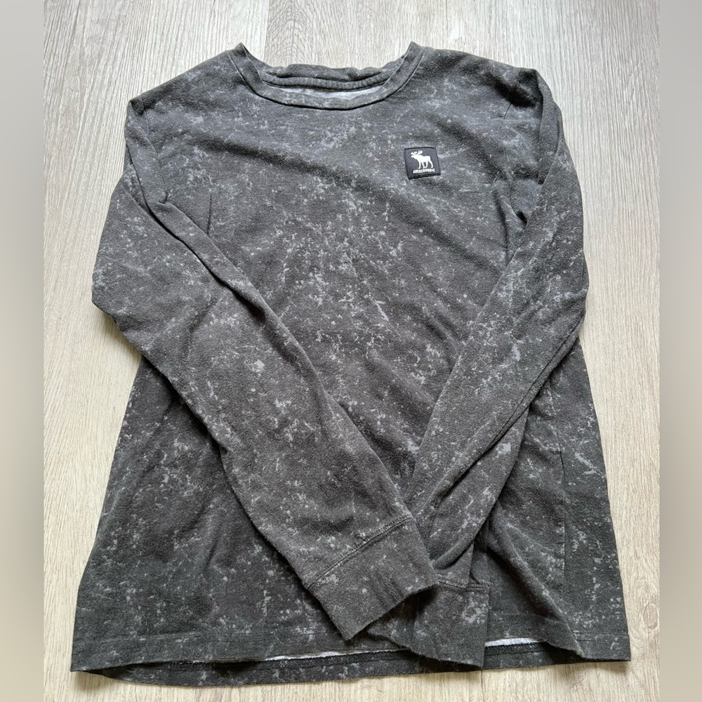 Abercrombie long sleeve size 11/12 smoke free home . Runs more like a 10. $7